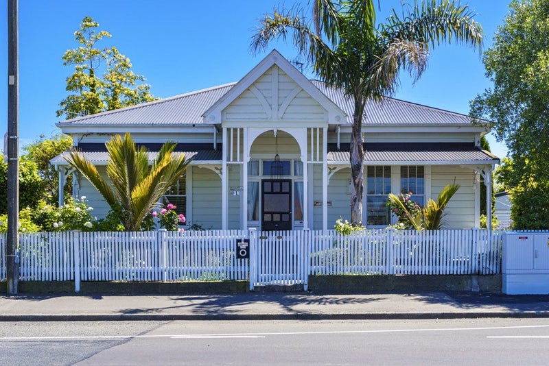 1 Latham Street, Napier South, Napier - Carousel 1