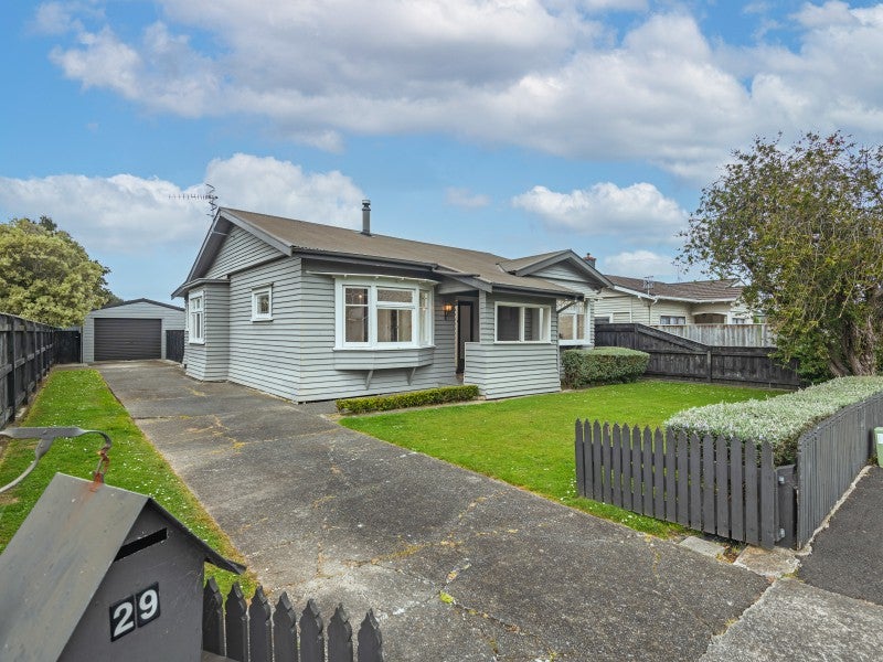 29 Miro Street, Takaro, Palmerston North - Carousel 1