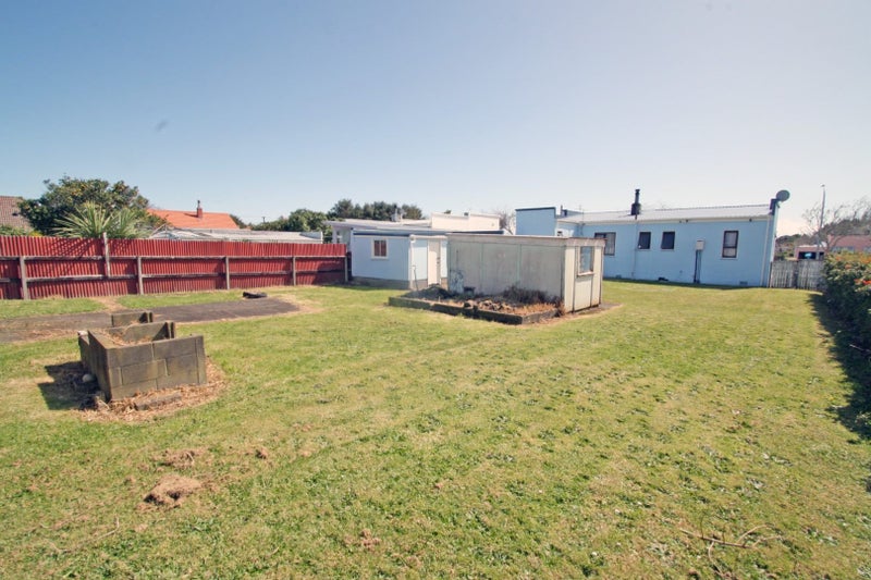 6 Exeter Street, Brooklands, New Plymouth - Carousel 11