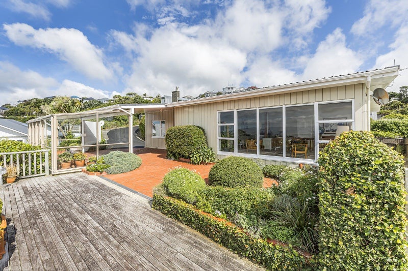 9 Cluny Avenue, Kelburn, Wellington - Carousel 1