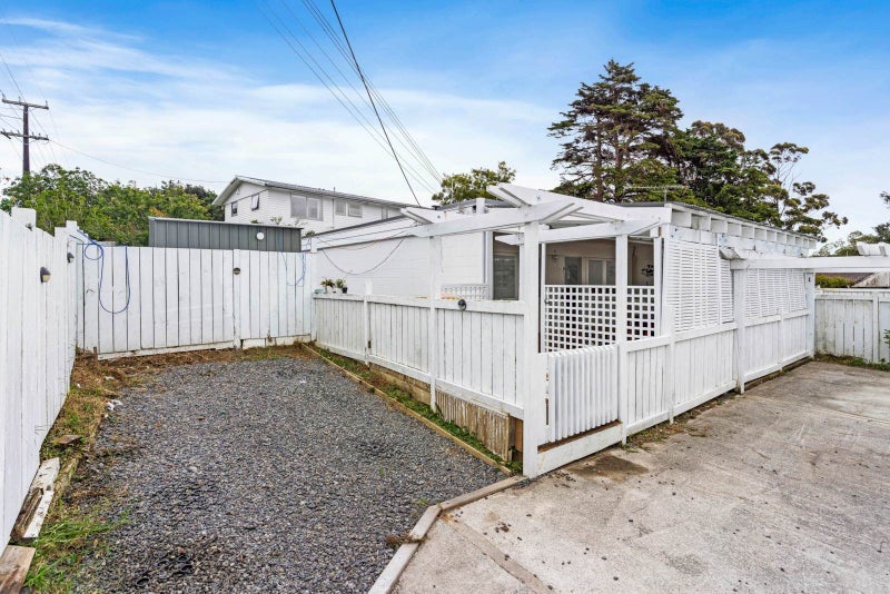 1/164 Beach Haven Road, Beach Haven, Auckland - Carousel 1