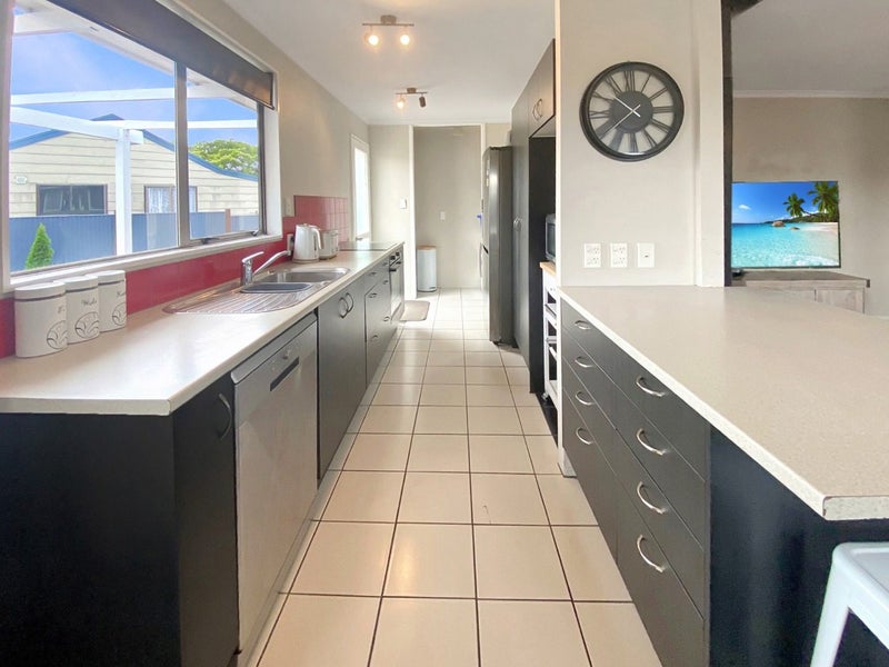 26 Perry Crescent, Greenmeadows, Napier - Carousel 2