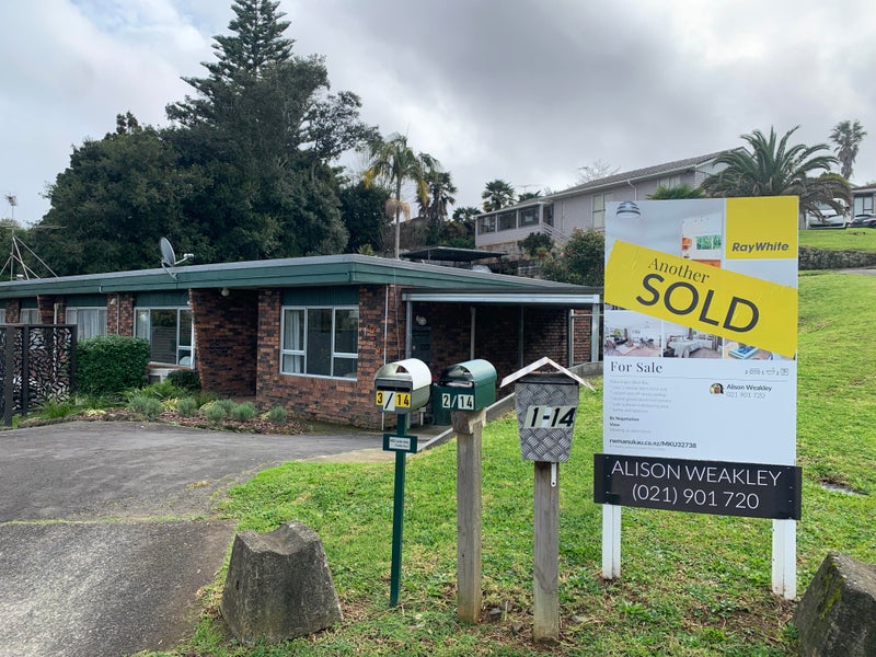 1/14 Heron Place, Pakuranga Heights, Manukau - Carousel 1