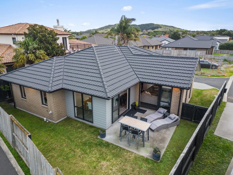 18 Centaine Way, Papamoa Beach, Papamoa - Carousel 1