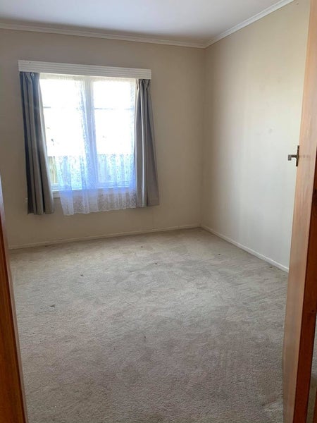 44 Birdwood Avenue, Papatoetoe, Auckland - Carousel 2