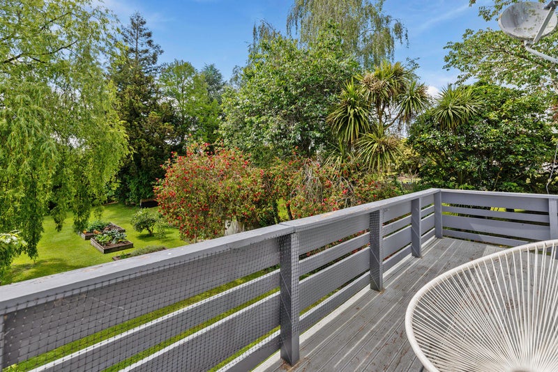 100A Grand Vue Road, Kawaha Point, Rotorua - Carousel 1