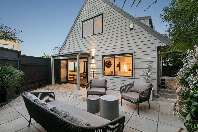 152C Surrey Crescent, Grey Lynn, Auckland - Carousel 1