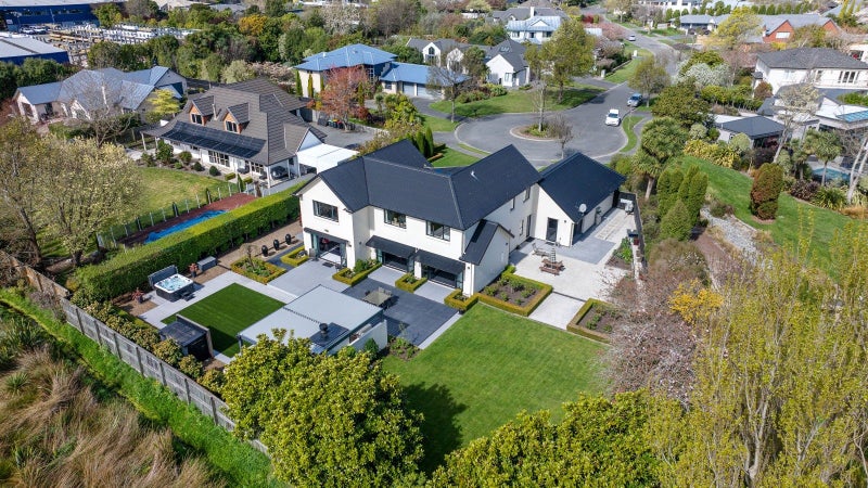 51 Lewisham Park, St Albans, Christchurch - Carousel 37