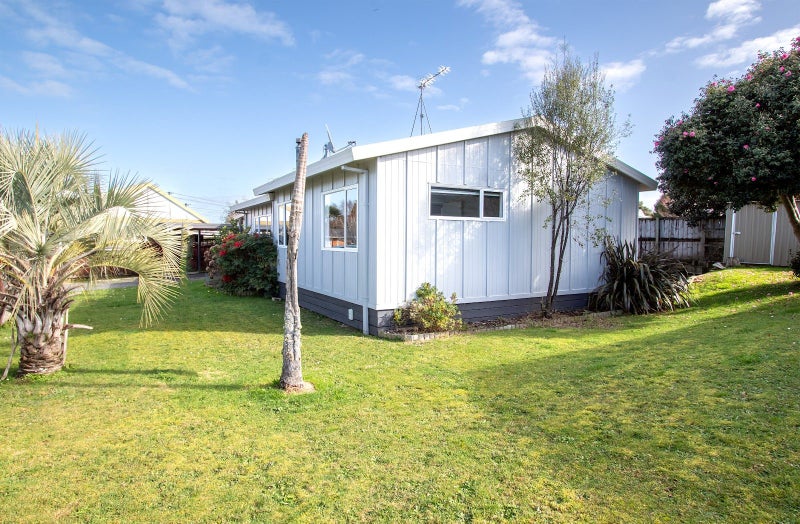 11 Vennell Street, Leamington, Cambridge - Carousel 1