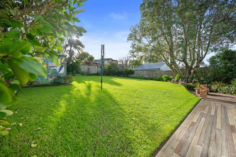 10 Seabreeze Road, Narrow Neck, Auckland - Carousel 2