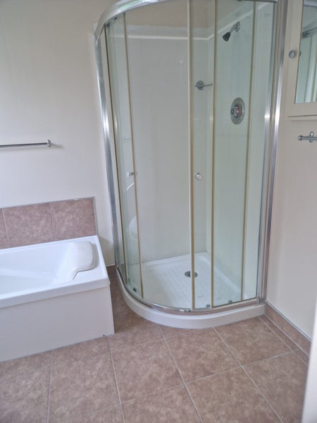 11A Waddington Drive, Naenae, Lower Hutt - Carousel 17