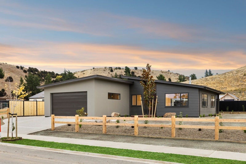 6 Lake Mckay Drive, Luggate, Wānaka - Carousel 1