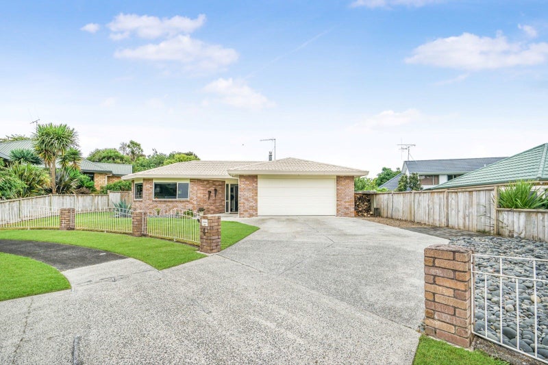 4 Hereford Place, Grandview Heights, Hamilton - Carousel 1