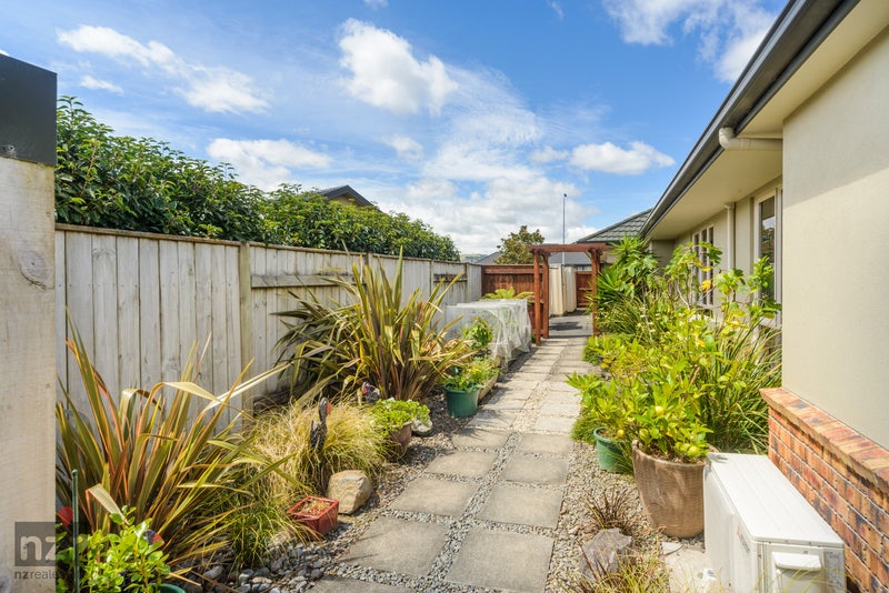 3 Ron Place, Fitzherbert, Palmerston North - Carousel 19
