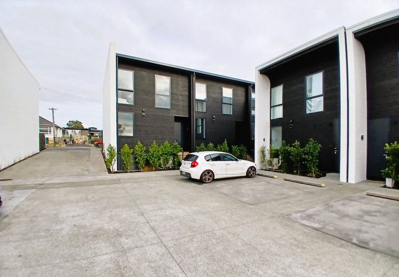 2/19 Huia Road, Point Chevalier, Auckland - Carousel 20