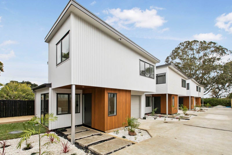 1/14 Waddell Avenue, Point England, Auckland - Carousel 1