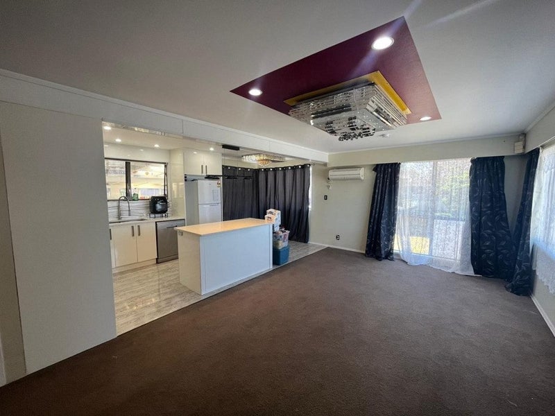 6 Montego Place, Weymouth, Auckland - Carousel 1