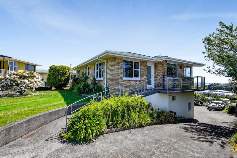 5 Hillcrest Street, Glen Avon, New Plymouth - Carousel 1