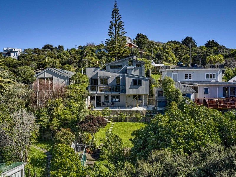 52 Gordon Road, Plimmerton, Porirua - Carousel 1