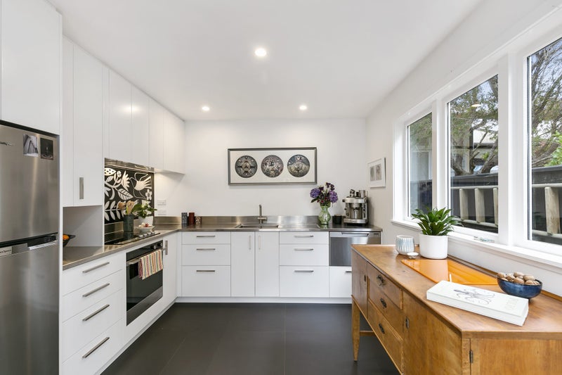 65 Ludlam Street, Seatoun, Wellington - Carousel 1