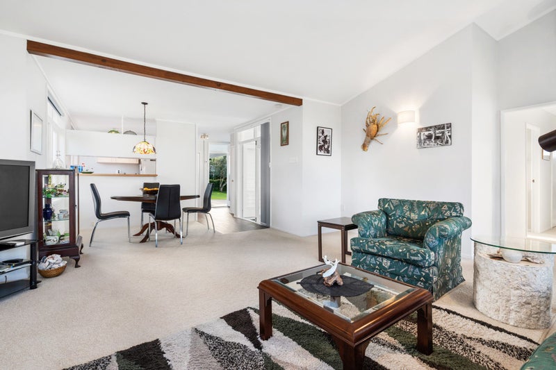 16 Fisher Terrace, Kamo, Whangarei - Carousel 1