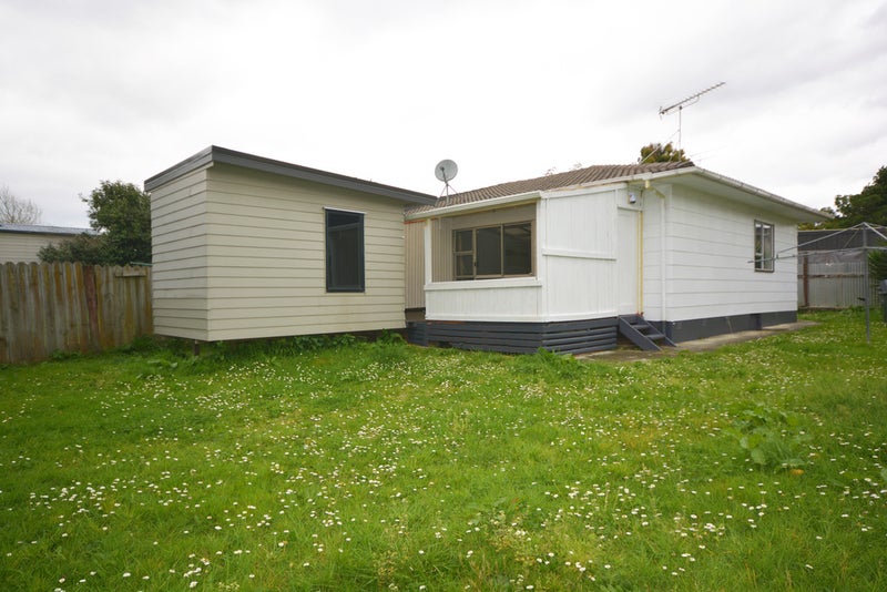 2/9 Slim Place, Clendon Park, Auckland - Carousel 1