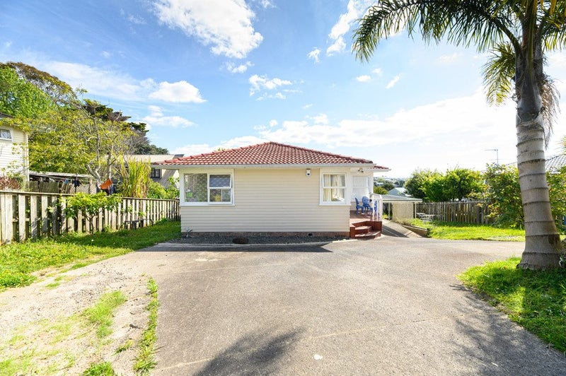 30 Seon Place, Birkdale, Auckland - Carousel 1