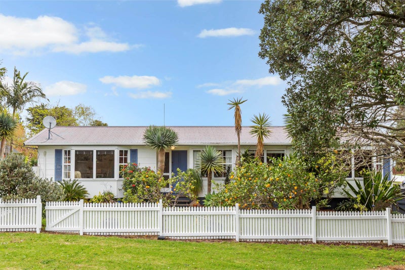 45 Seaward Place, Wattle Downs, Auckland - Carousel 1