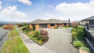14 Tennyson Avenue, Kelvin Grove, Palmerston North - Carousel 1