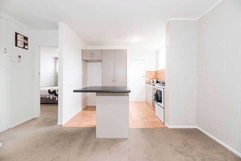 5/9 Orcades Place, Lynfield, Auckland - Carousel 2