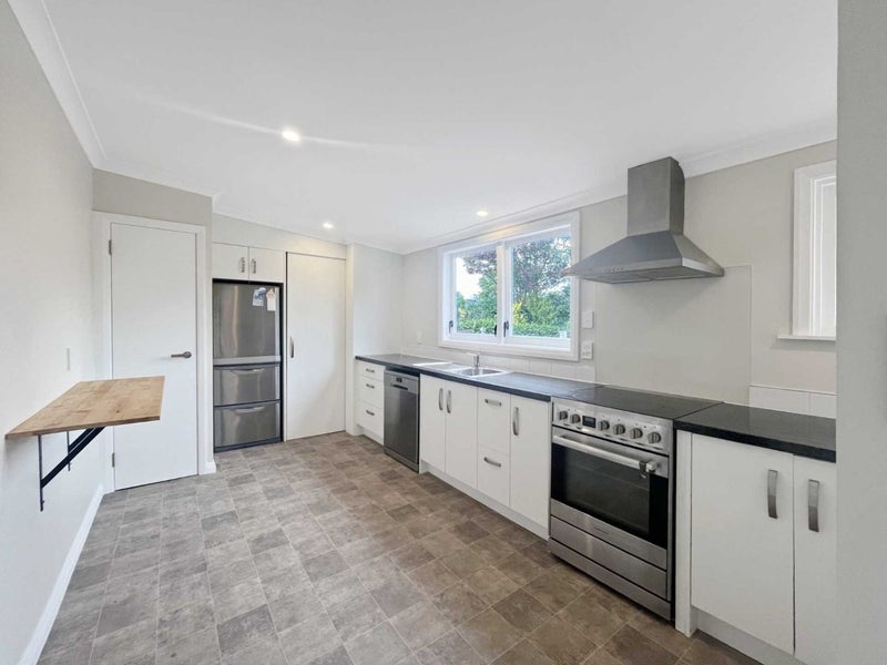122 Linton Street, West End, Palmerston North - Carousel 2