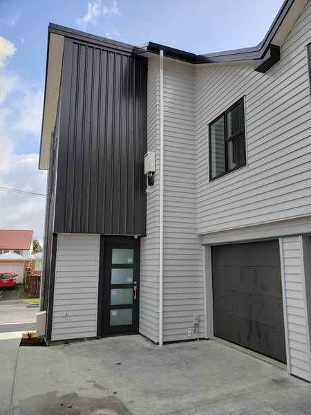 1/12 Beaumont Street, Hamilton East, Hamilton - Carousel 16