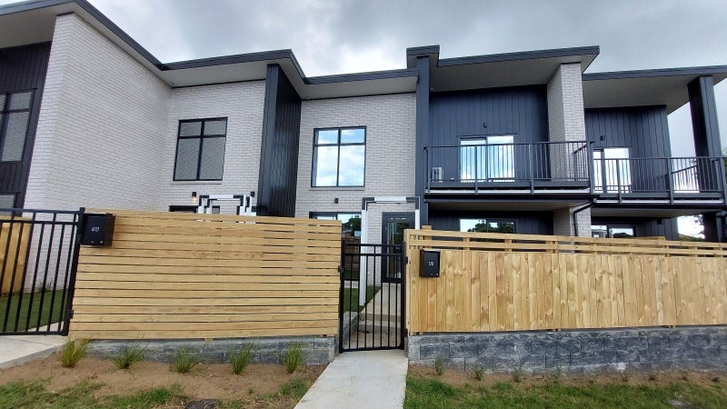 6/21 Awaroa Road, Sunnyvale, Auckland - Carousel 12