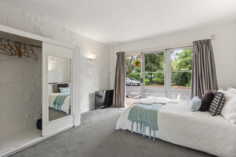 4/43 Woodward Road, Mount Albert, Auckland - Carousel 2