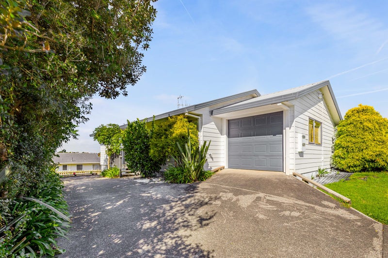 10 Flaunty Place, West Harbour, Auckland - Carousel 1