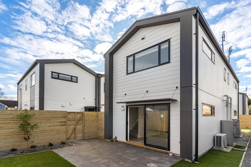 22A Graham Avenue, Te Atatu Peninsula, Auckland - Carousel 1