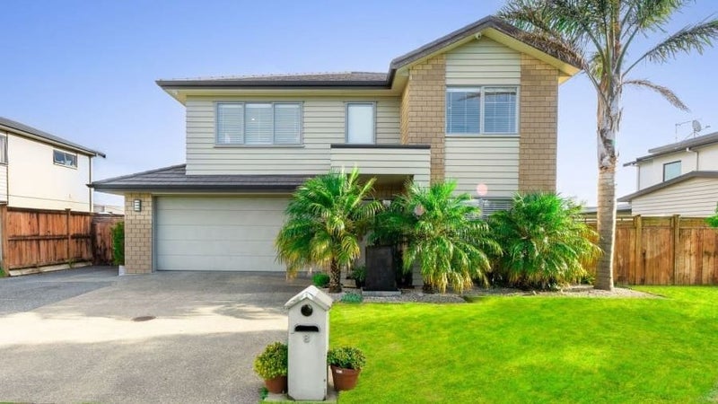 8 Scotsmoor Drive, Wattle Downs, Auckland - Carousel 1