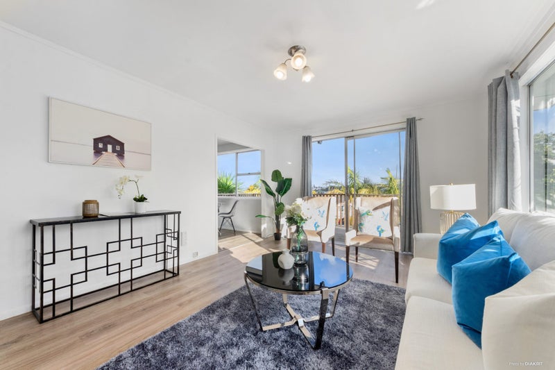 21 Helleur Road, Massey, Auckland - Carousel 2