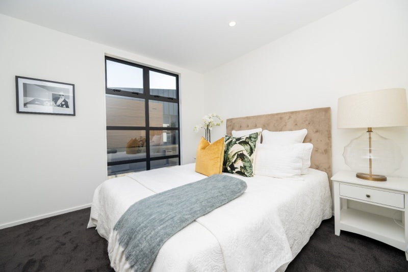 4/35 Gracefield Avenue, Christchurch Central, Christchurch - Carousel 2