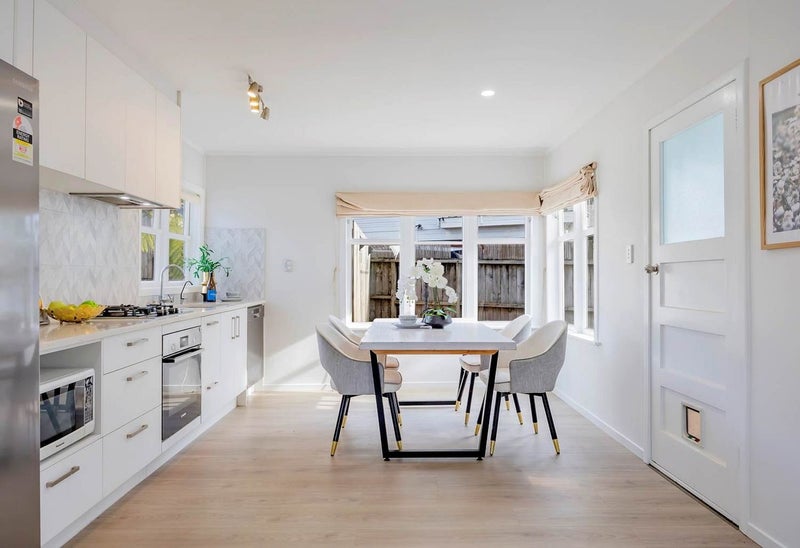 23 Korotaha Terrace, Rothesay Bay, Auckland - Carousel 1