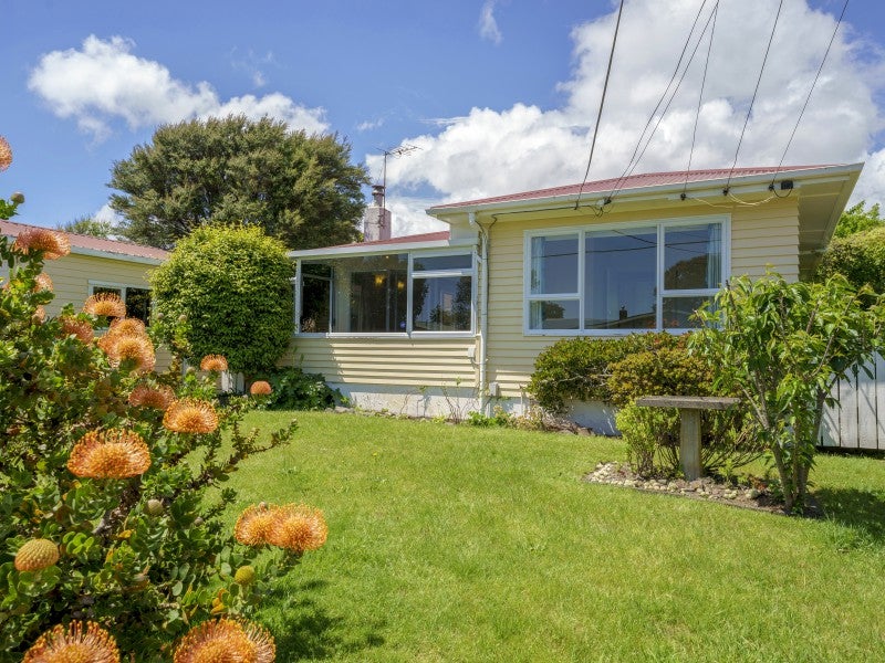 57 Dale Road, Raumati South, Paraparaumu - Carousel 1