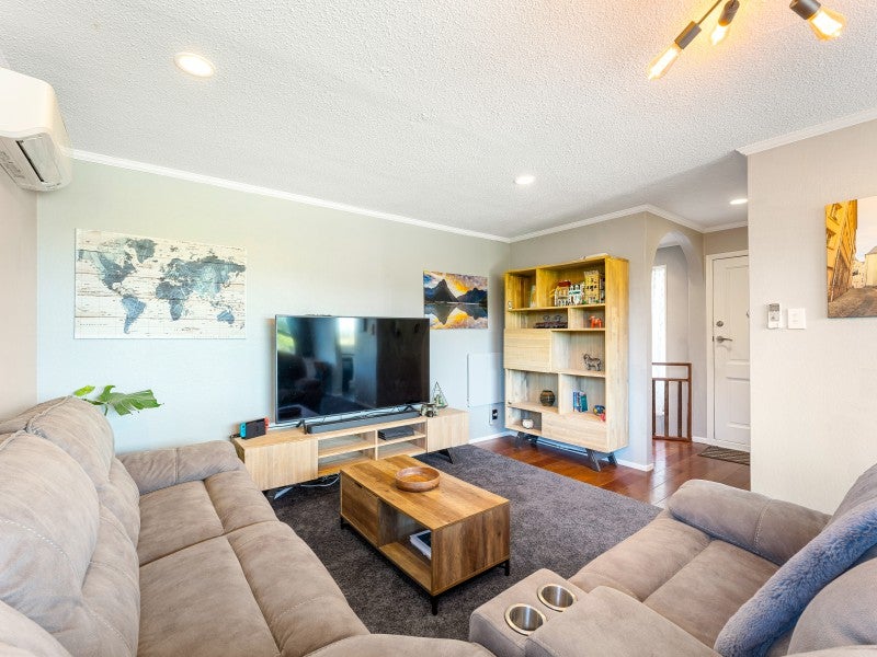 1/61 Kingsley Street, Stokes Valley, Lower Hutt - Carousel 2