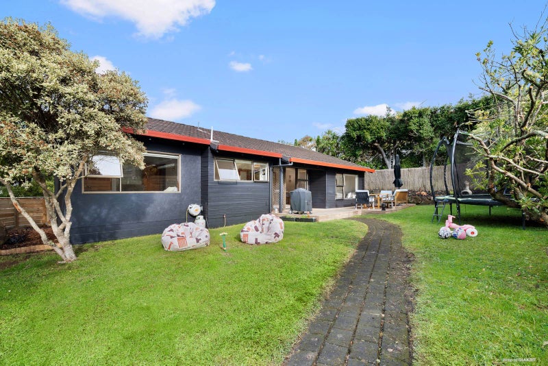 2/205 Lake Road, Belmont, Auckland - Carousel 1