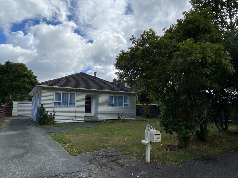 39 Hine Road, Wainuiomata, Lower Hutt - Carousel 1