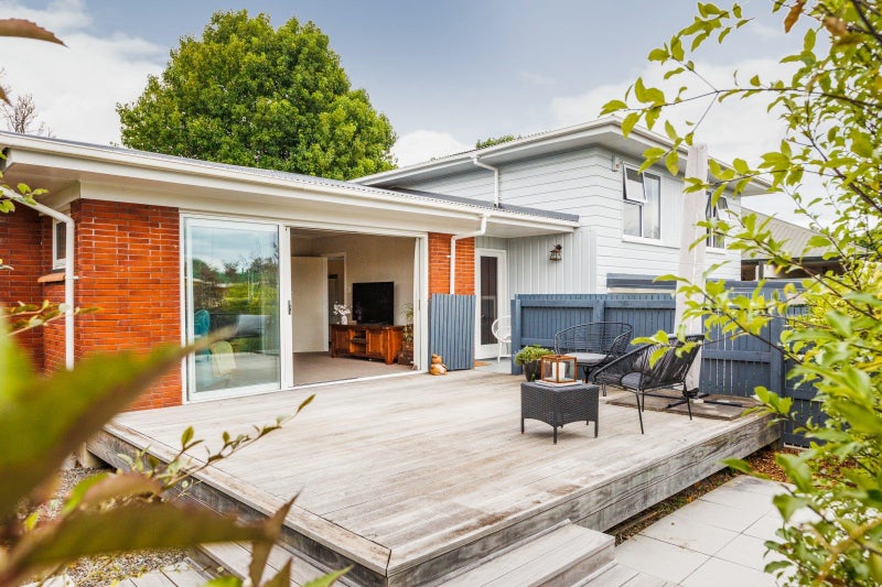 72 Buick Crescent, Awapuni, Palmerston North - Carousel 1