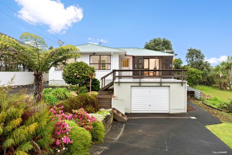 9 Stanton Terrace, Lynfield, Auckland - Carousel 1