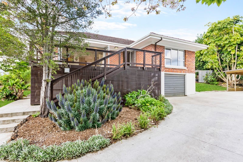 6 Woodward Avenue, Mangere Bridge, Auckland - Carousel 1