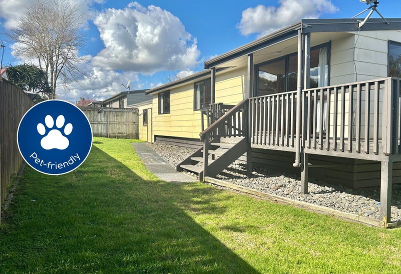 1/11 Dalmahoy Place, Wattle Downs, Auckland - Carousel 1