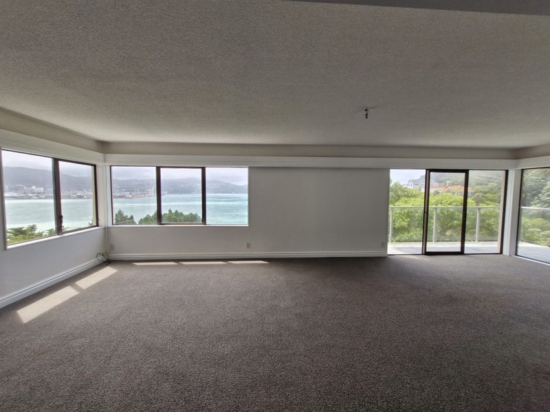 4/9 Wilkinson Street, Oriental Bay, Wellington - Carousel 1