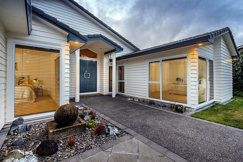 10 Furlong Crescent, Churton Park, Wellington - Carousel 2